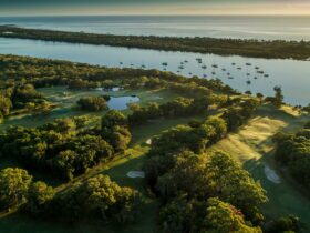 Two 18 hole golf courses in one idyllic location on the border at Coolangatta-Tweed.