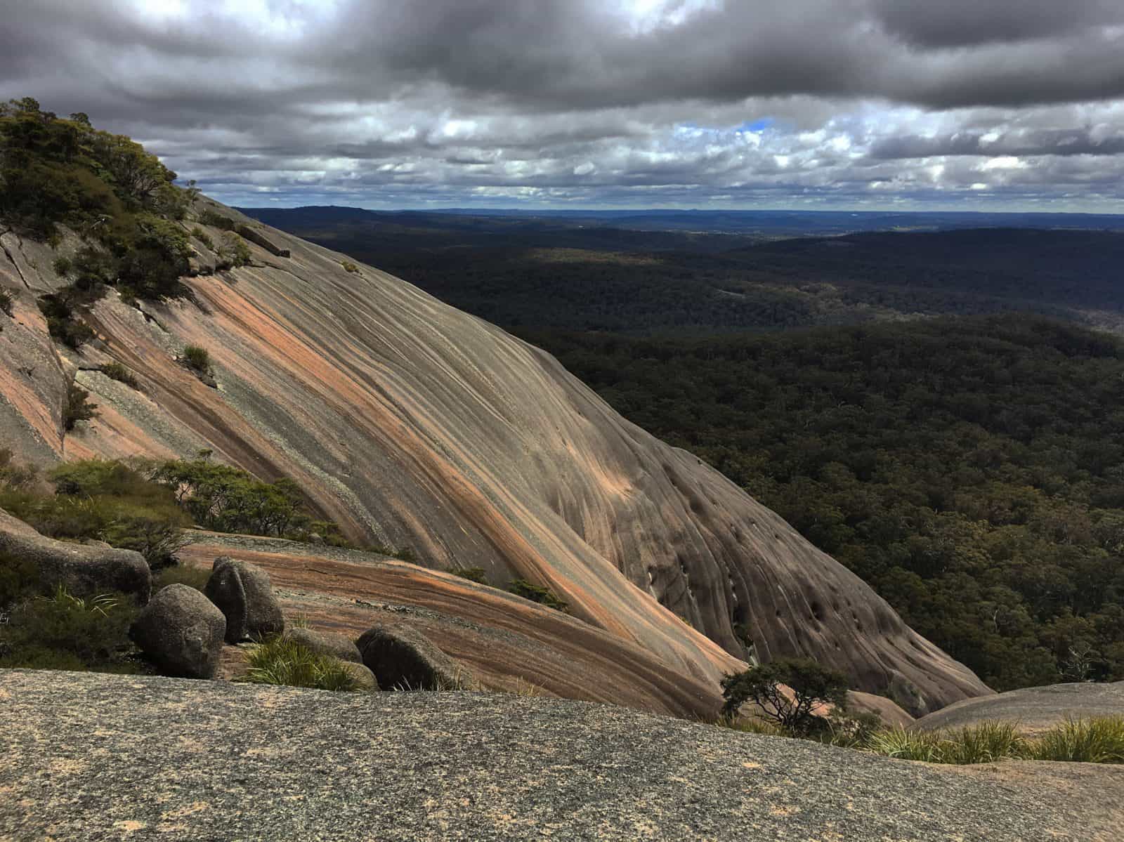 Bald Rock - the largest granite monolith in the Southern Hemisphere offers walkers incredible views
