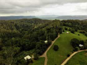 Private self contained accommodation with rainforest , wildlife, waterfalls and walking tracks