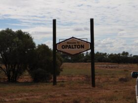 Opalton sign