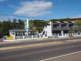 motel front and pool