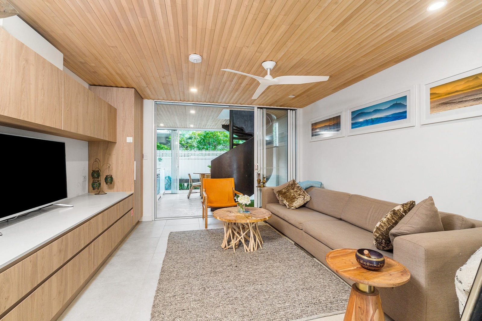 Belongil Beach Pad - Byron Bay - Living Room