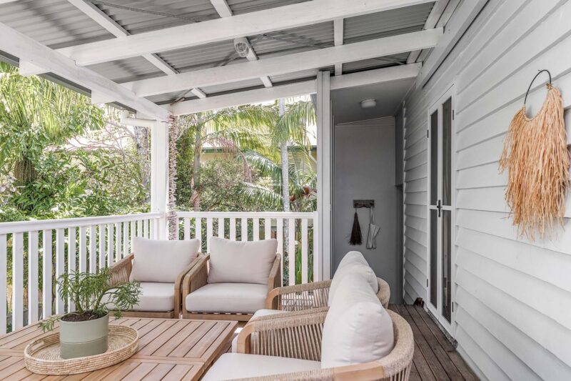 Cape Cottage - Byron Bay - Outdoor Seating Area b
