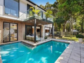 Limoncello - Byron Bay - Pool and Outdoor Area flow to Garden