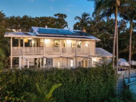 Tuckety - Byron Bay - View of House at Sunset