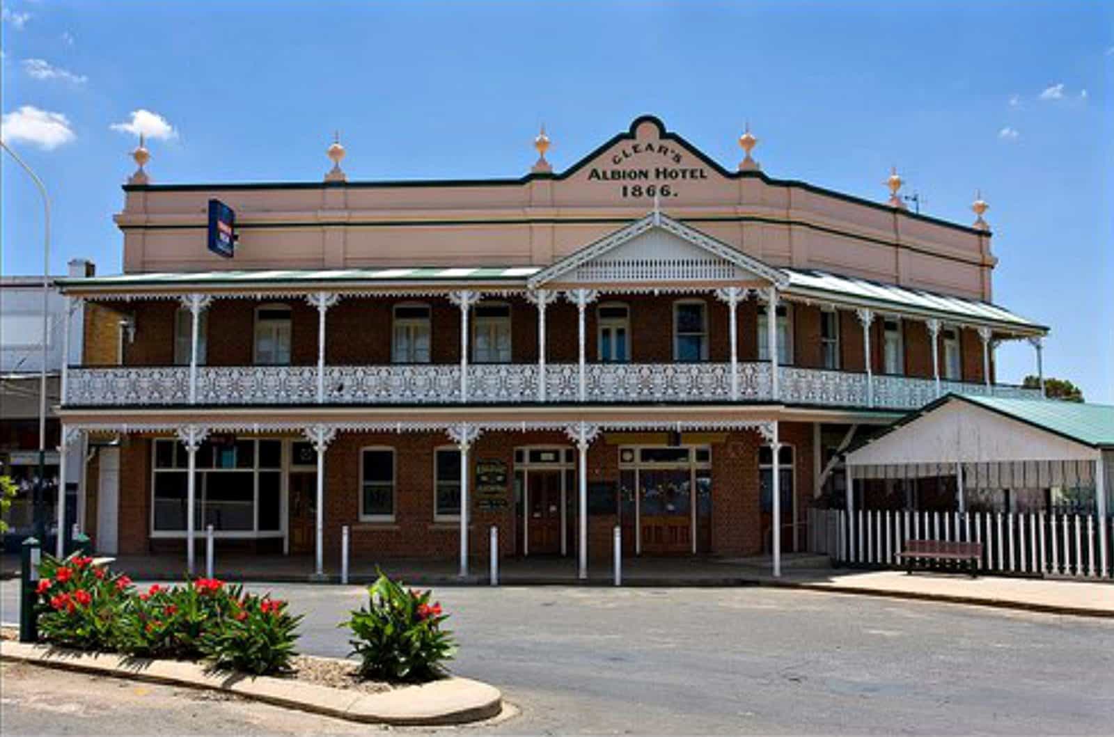 The Albion Hotel Grenfell