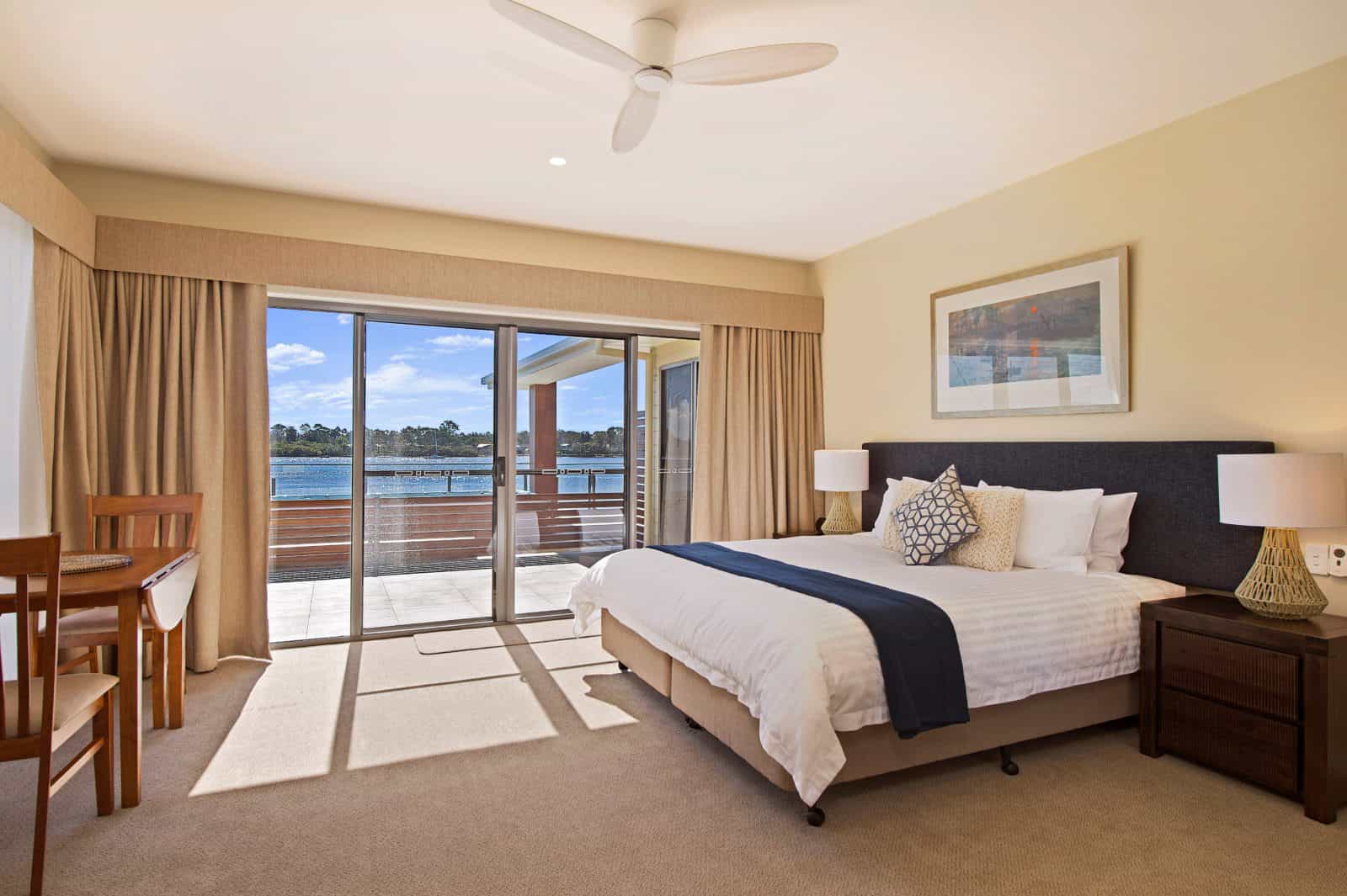 Superior King Room with River View and Spa Bath
