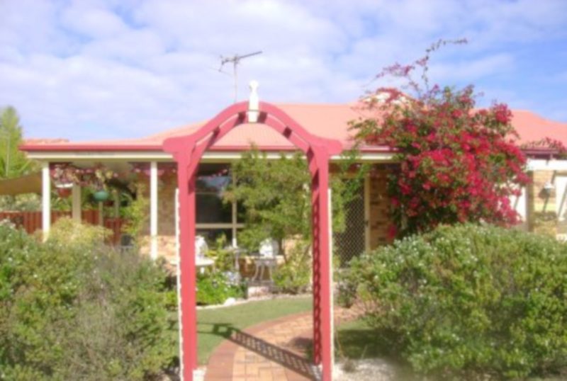 gateway into the front garden of Angels Beach Lodge