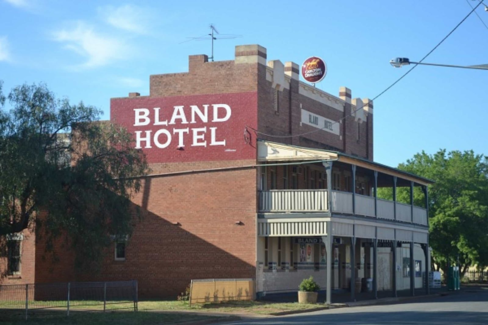 Bland Hotel