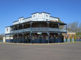 Commercial Hotel Curlewis