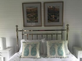 Brass Bed, Decorative cushions, Heritage Decor