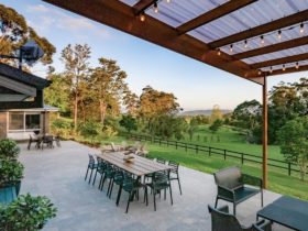Hillgate Berry Luxury Accommodation - Rural Views