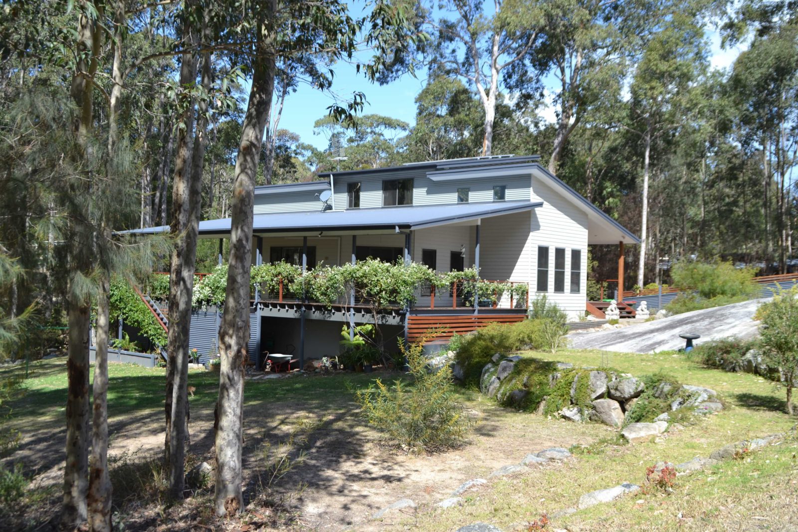 41 The Anchorage, Moruya Heads, 2537 - view from road