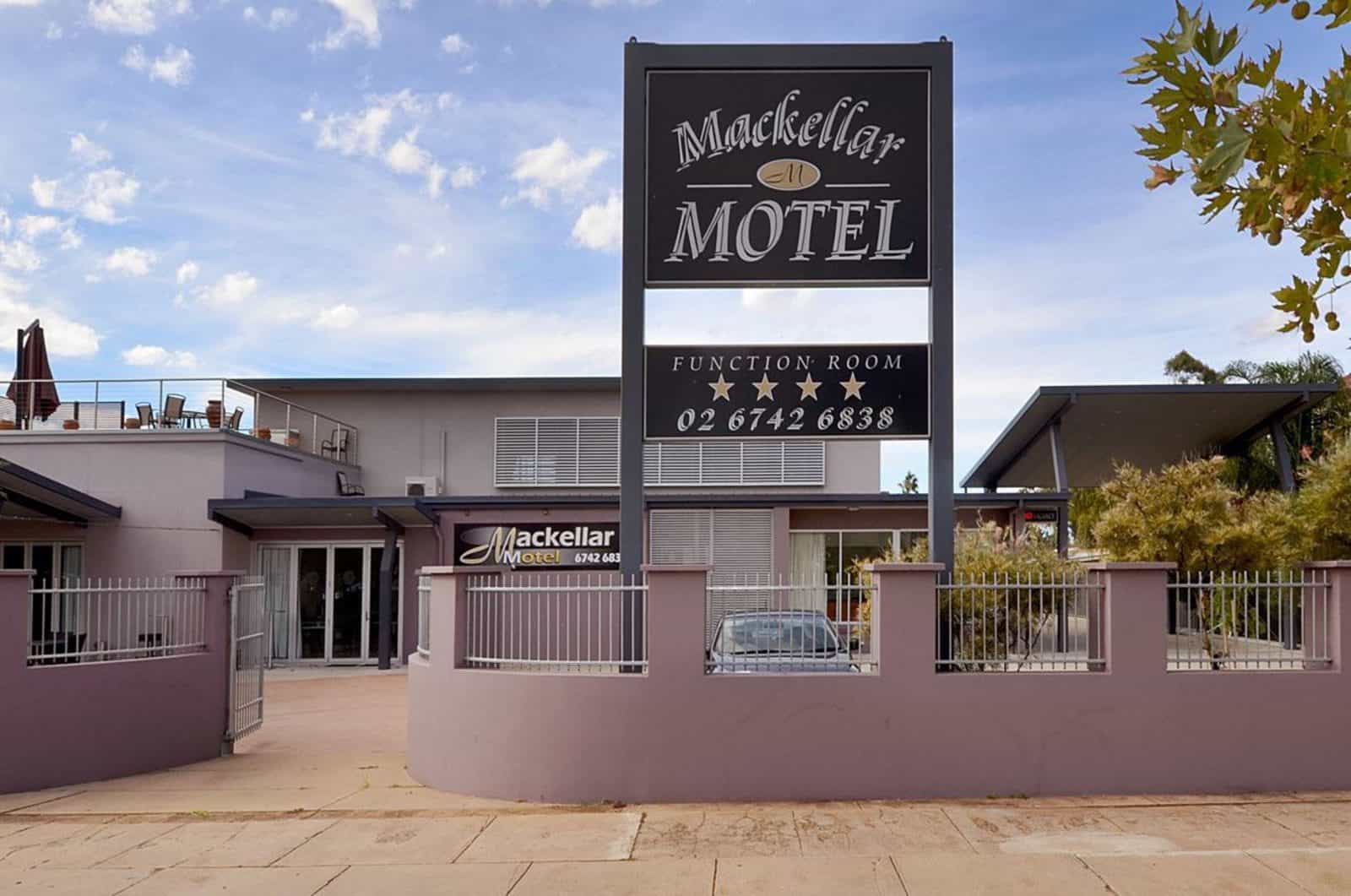 Mackellar Motel