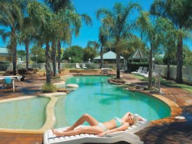 Murray Downs Golf Resort Pool