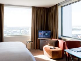Deluxe King Room Pullman Sydney Olympic Park