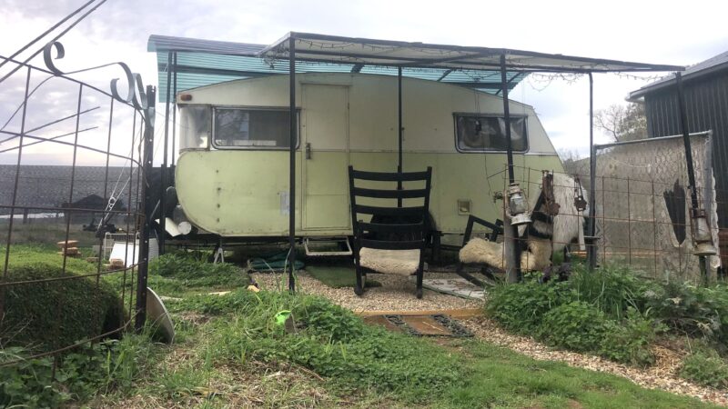Retro Caravan in Muttama