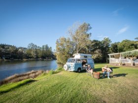 Combi Van, Camping, Caravanning, Sites along Crooked River at Seven Mile Beach Holiday Park