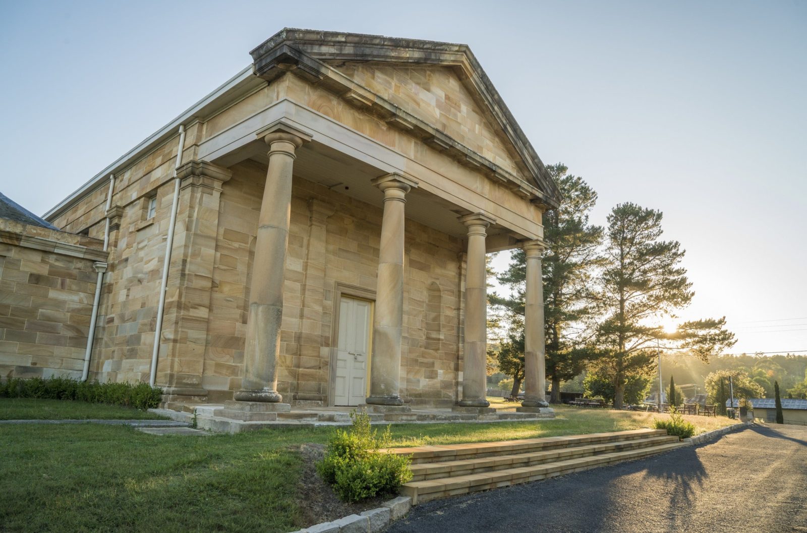 The Berrima Courthouse built in 1838 is now a museum attraction open to visitors.