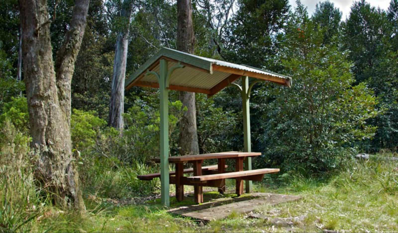 Devils Hole lookout walk and picnic area