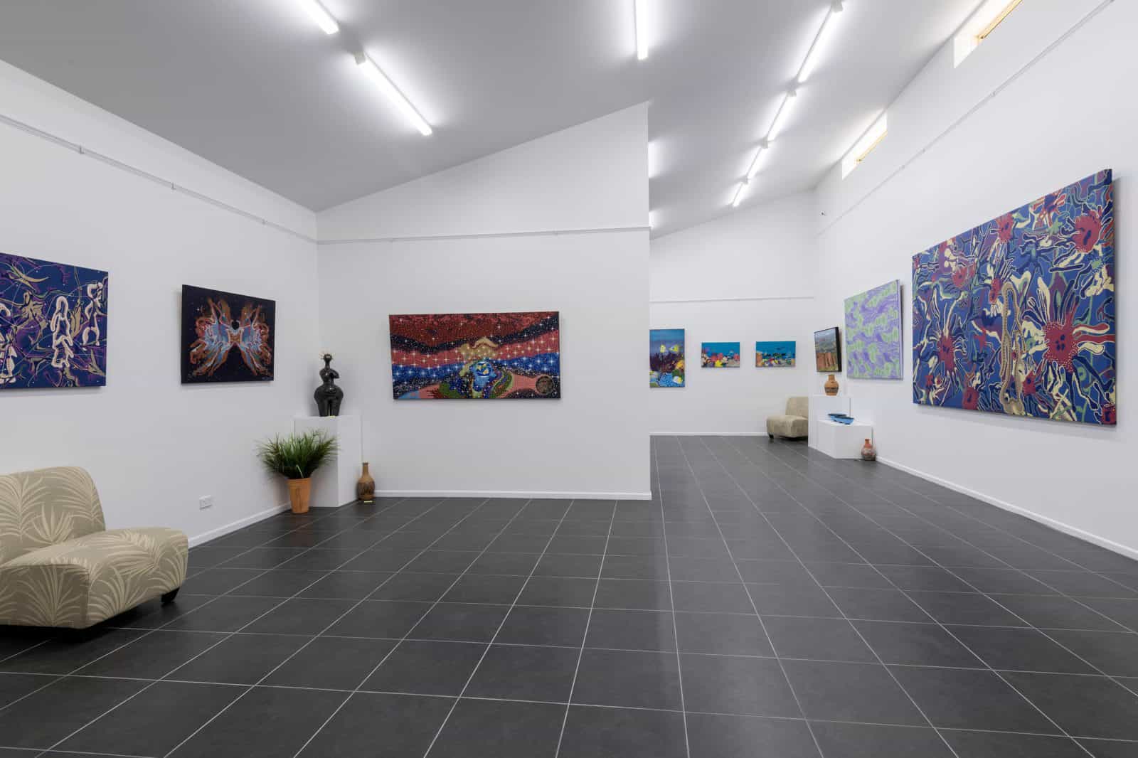 Gawura Gallery exhibits Aboriginal Art and Fine Arts