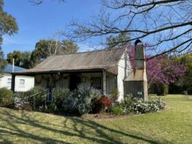 Pioneer cottage in the centre of Murrurundi