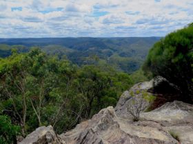View from rocky ledge of Du Faurs lookout across the rugged and remote Wollangambe area. Photo