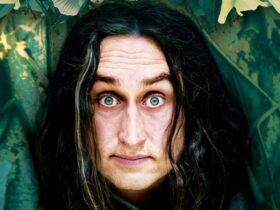 RossNoble with green shrubbery background