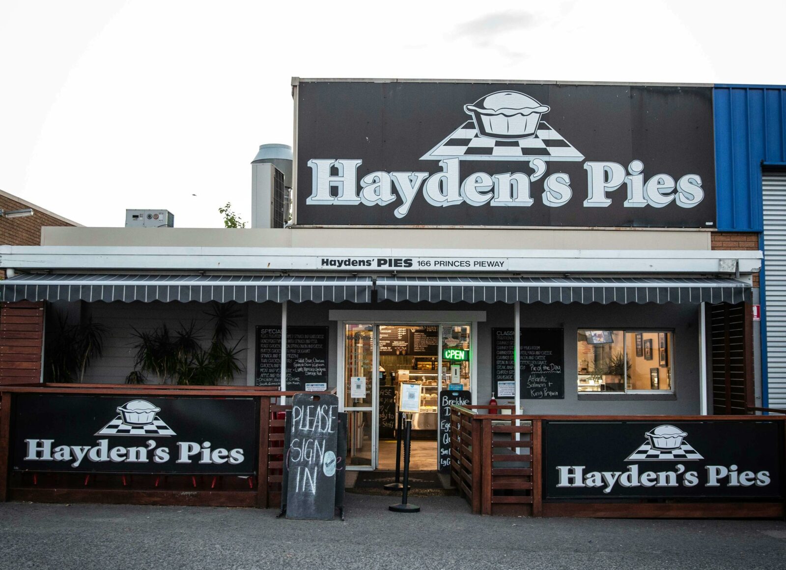Hayden's Pies, shopfront