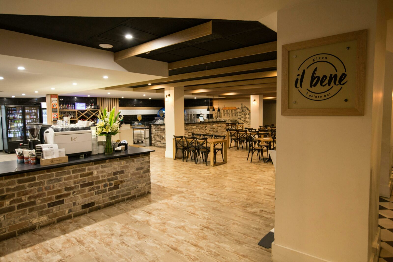 Il Bene Pizza dining room