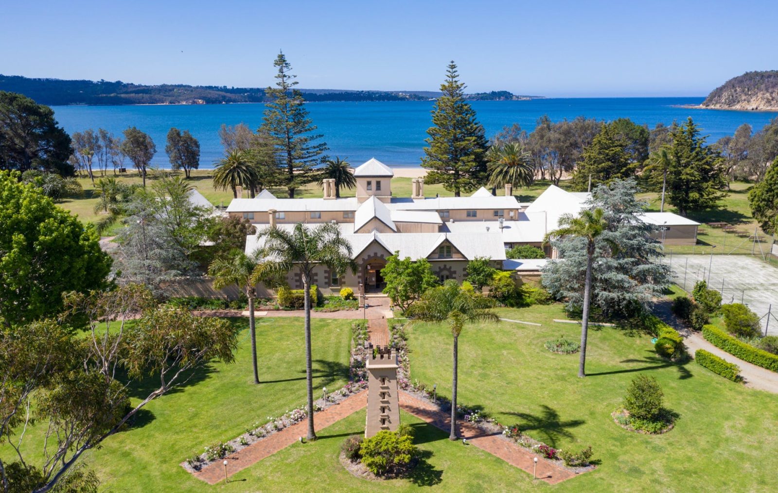 Beautiful and magical, the Seahorse Inn on the shores of Twofold Bay