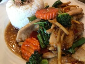 Thai dish with rice, chicken and vegetables