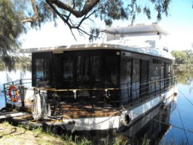 A 6 berth two bedroom houseboat with ensuite toilets and spacious living areas very easy to manage