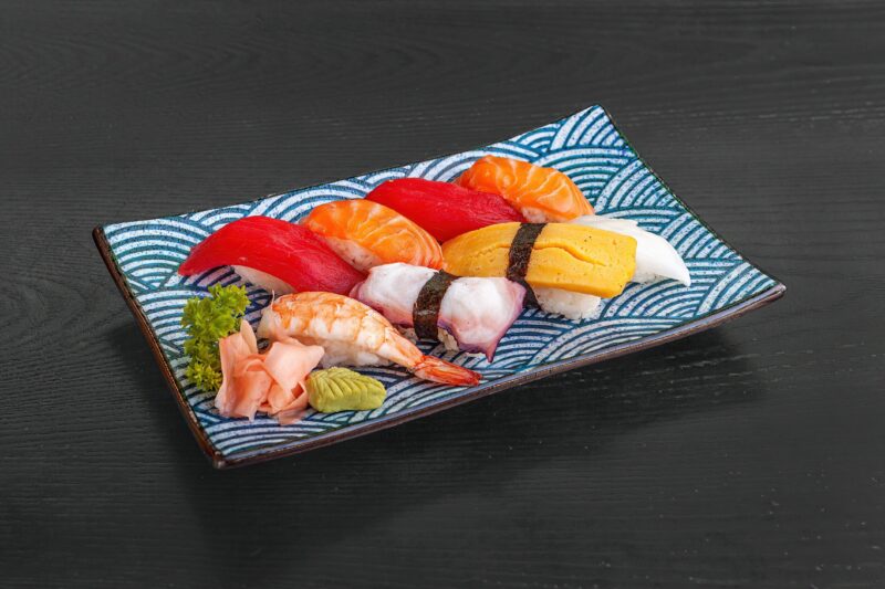 ichi offers various types of freshy & creative sushi sets.