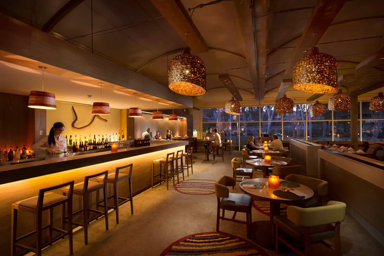 Enjoy cocktails, music and culinary temptations in the Walpa Lobby Bar.