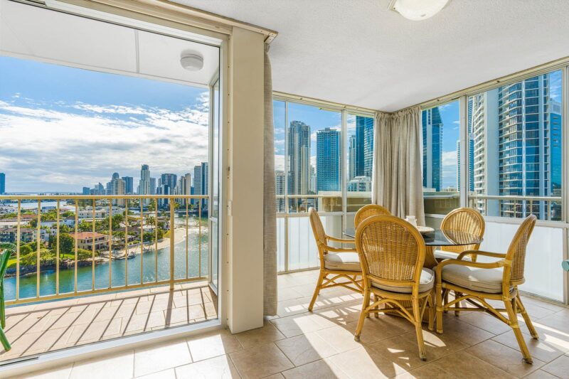 Panorama - Gold Coast - Balcony and Dining
