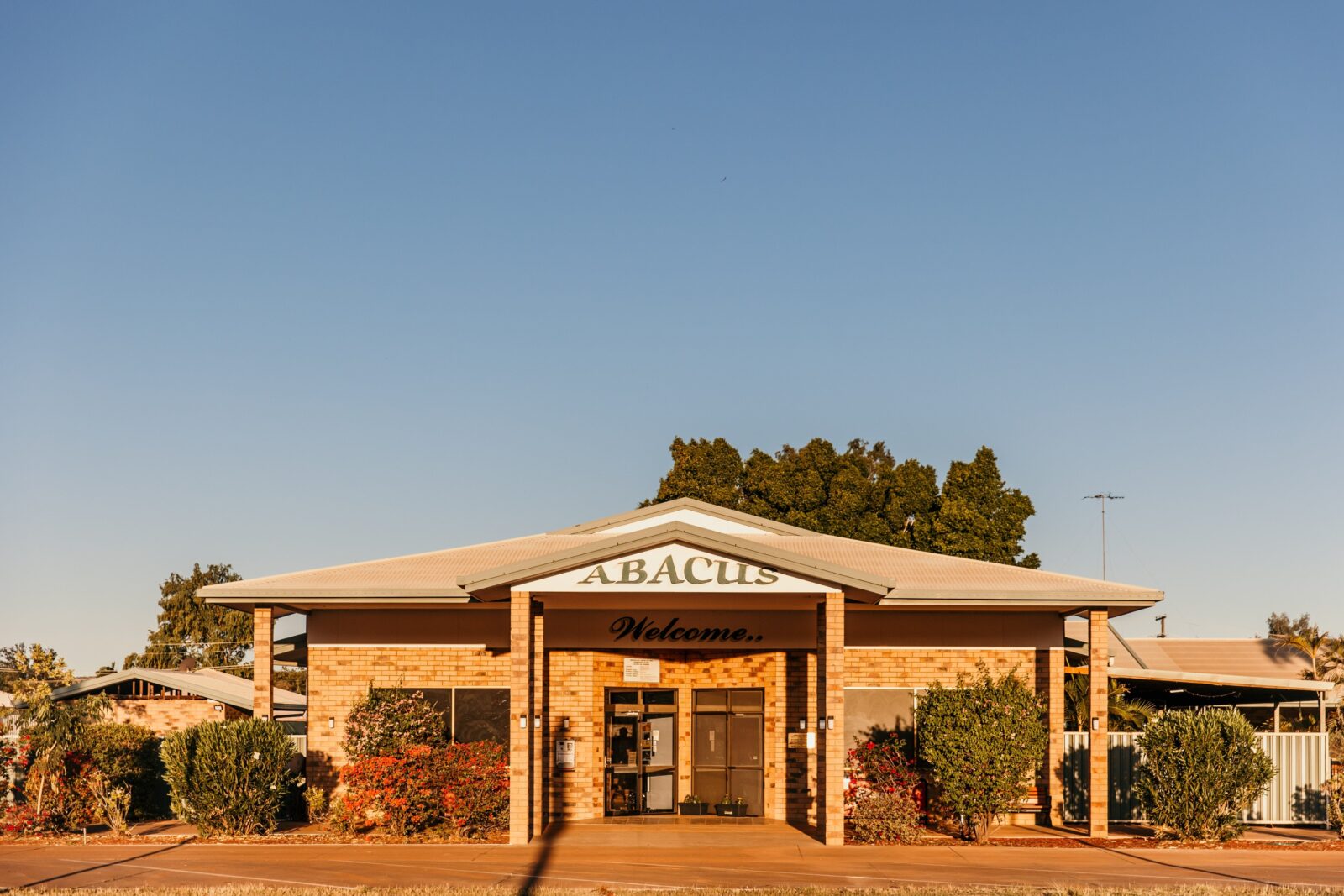 Abacus Motel - Exterior