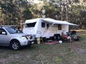This is a photo of us camped on this beautiful property at Agnes Water, we are having a wonderful time relaxing. Campfire lit, chilling while listening to the beautiful birds. Only a minute down the road is an exquisite coast.