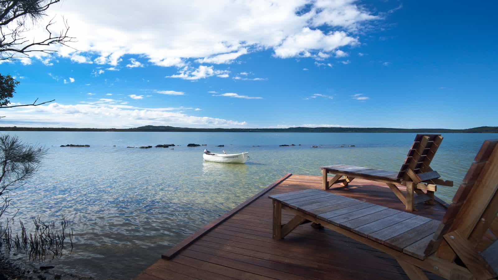 Luxury Lakehouse Lakeside Timber Deck