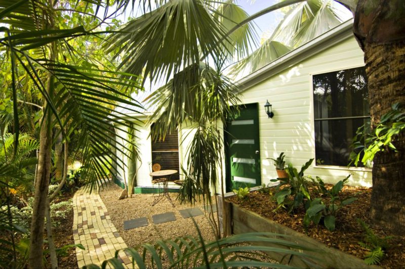 Bungalow Entry