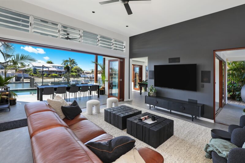 Spacious living room, luxury accomodation with pool, mooloolaba accomodation with water view
