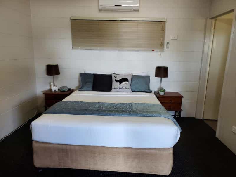 Extra Large Double Bed, Air conditioning