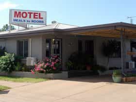 Welcome to Starline Motor Inn at Miles
