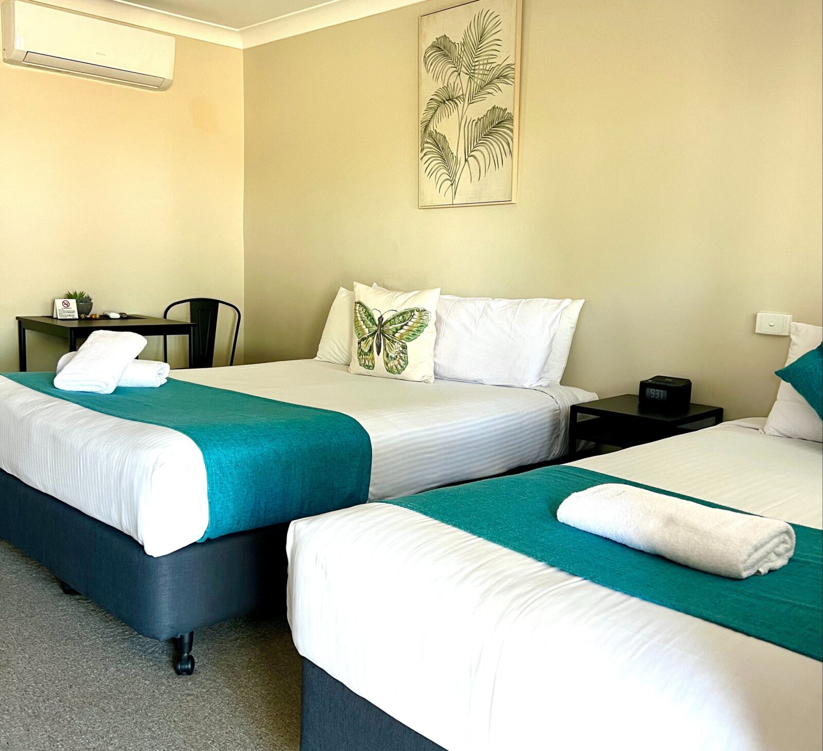 Double beds, Willowbank Motel