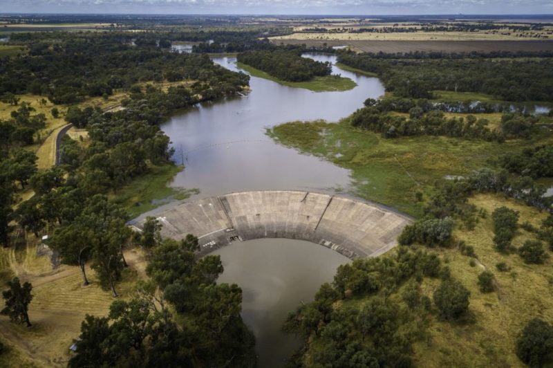 Aerial view of Chinchilla Weir and wall.