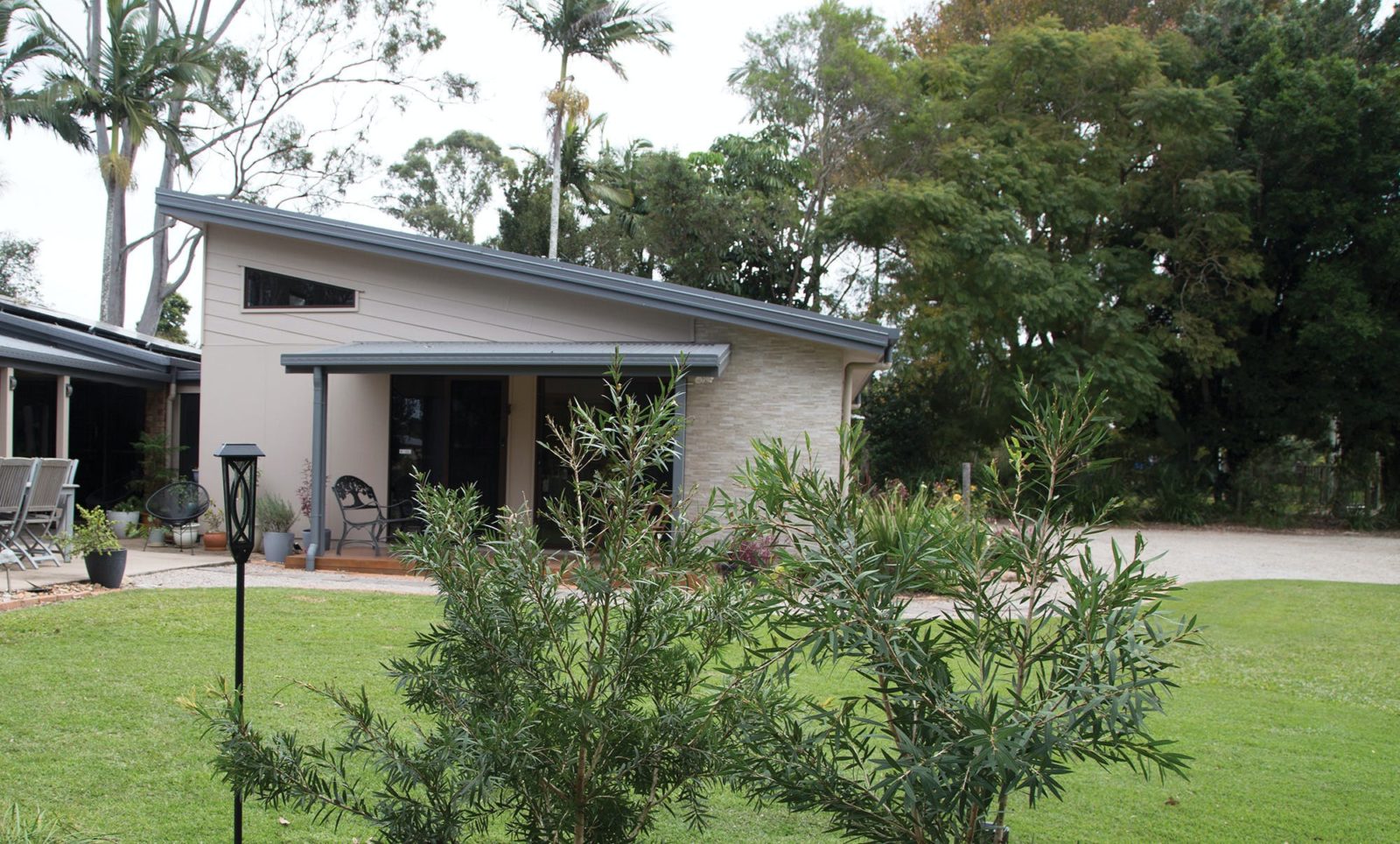 Studio Art Gallery on a tranquil acre at Bribie Pines Estate Ningi Qld