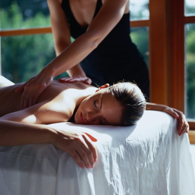 couples massage with two therapists with mobile massage Sunshine Coast and mobile beauty