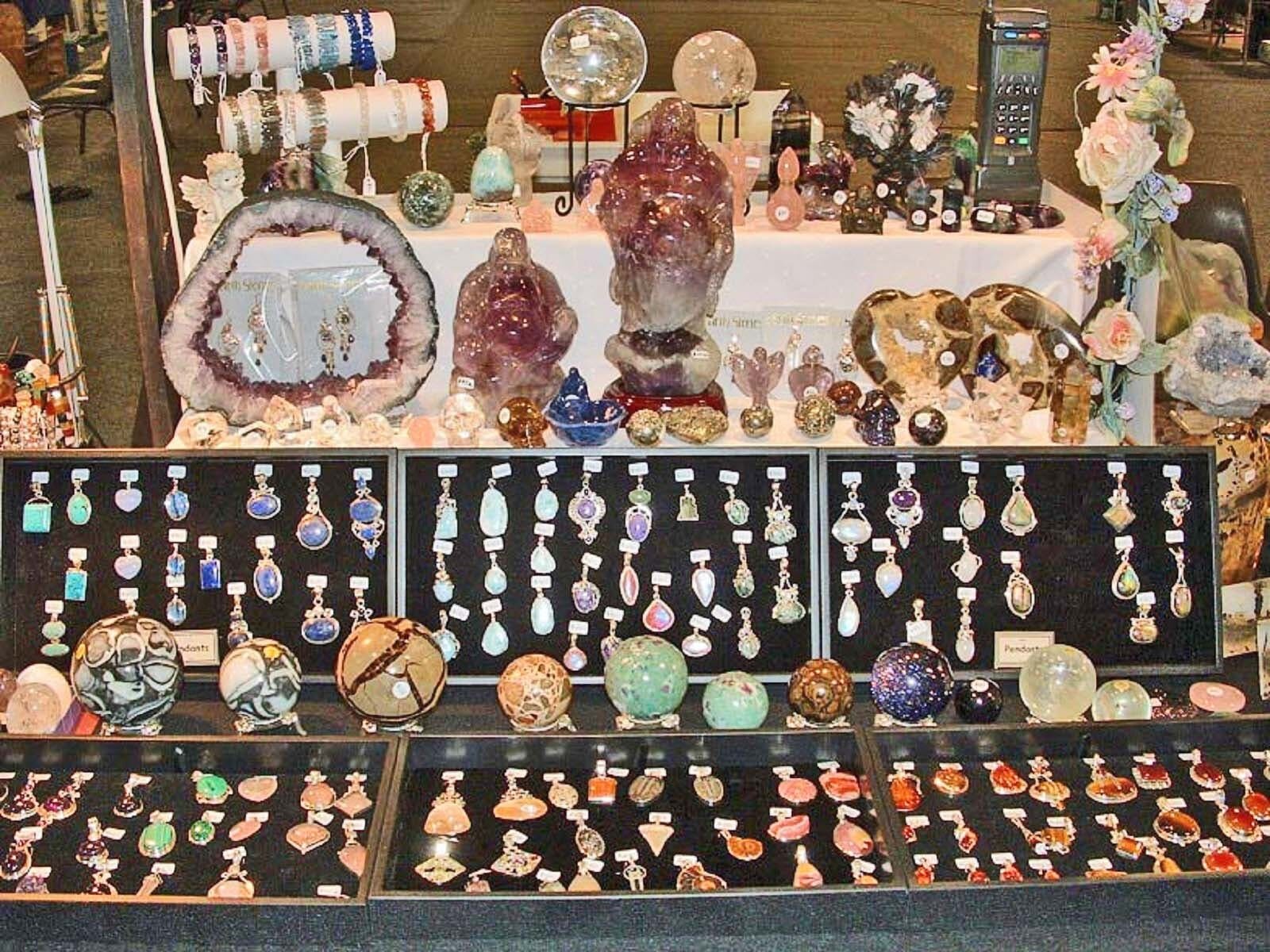 Crystal Encounters, gemstones, jewellery, gifts, fossils