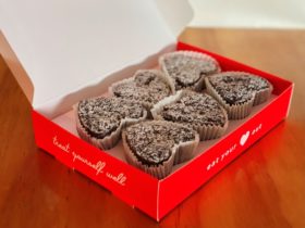 A gift pack of 6 heart shaped brownies