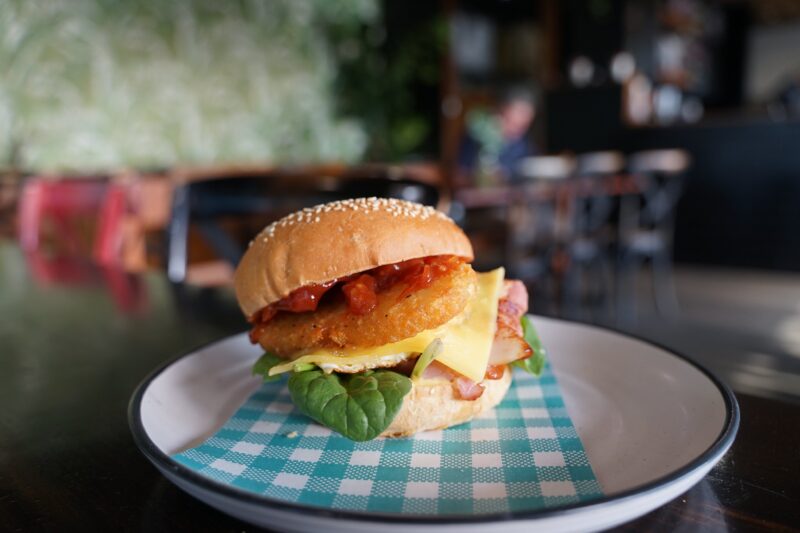 Breakfast burger, Lotus Cafe